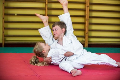 Próba wyjścia z trzymania judo (walka w parterze)